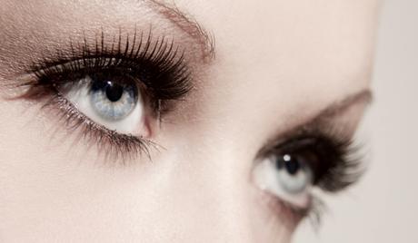 Cómo delinear los ojos con micropigmentación, tutorial de maquillaje por @VanitasEspai Maquillaje de ojos