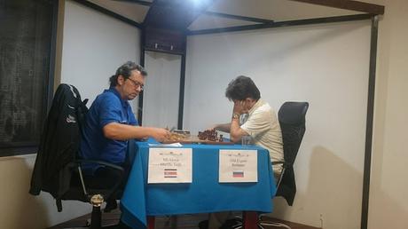 Bien merecido el homenaje Tico a Alekhinne.....concluye la ronda 9 y el torneo. Bien merecido el homenaje Tico a Alekhinne.....concluye la ronda 9 y el torneo.