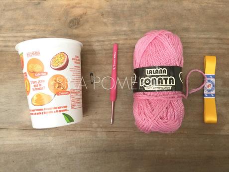 RECICLAJE: de bote de yogur a lapicero molón. RECICLAJE: de bote de yogur a lapicero molón.