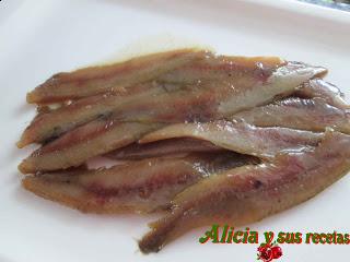 ENSALADA DE ANCHOAS AHUMADAS Y TOMATITOS