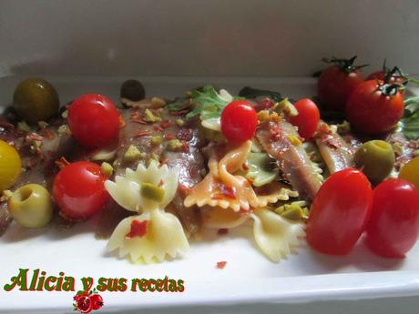 ENSALADA DE ANCHOAS AHUMADAS Y TOMATITOS