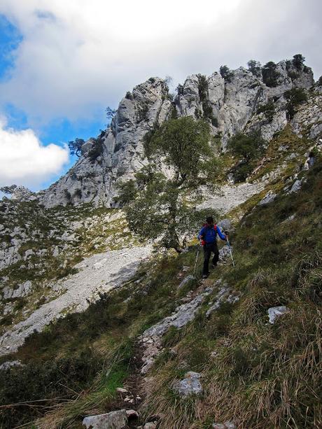 CUETO AGERO, FONTANILLA Y CUEVA CILOÑA CUETO AGERO, FONTANILLA Y CUEVA CILOÑA