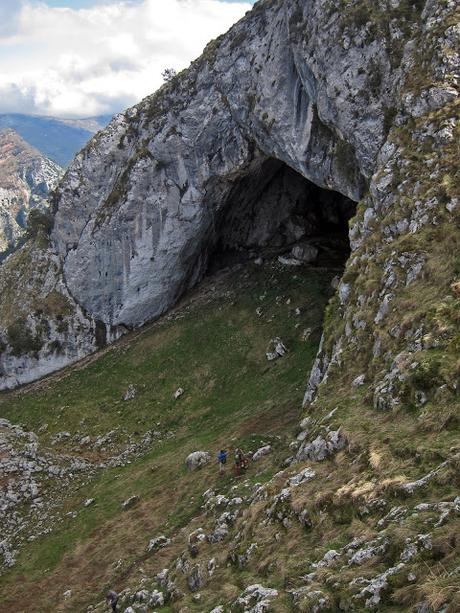 CUETO AGERO, FONTANILLA Y CUEVA CILOÑA CUETO AGERO, FONTANILLA Y CUEVA CILOÑA