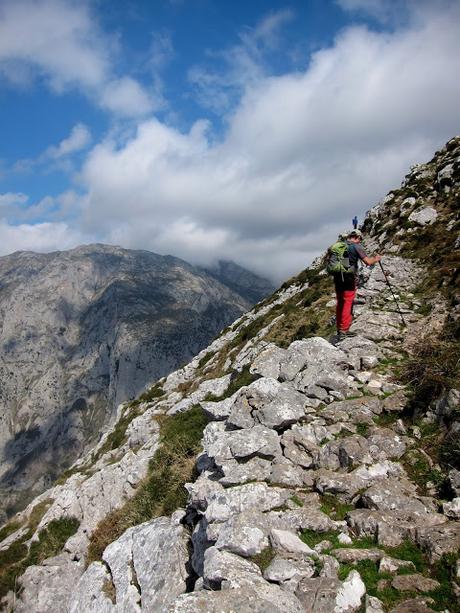 CUETO AGERO, FONTANILLA Y CUEVA CILOÑA CUETO AGERO, FONTANILLA Y CUEVA CILOÑA