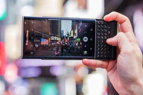 El BlackBerry Priv se ha quedado sin ‘stock’ por la inesperada demanda CTcgVdHUcAAGPY0