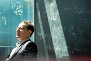 Nuevo modelo del cosmos: El universo que vuelve a nacer Neil Turok