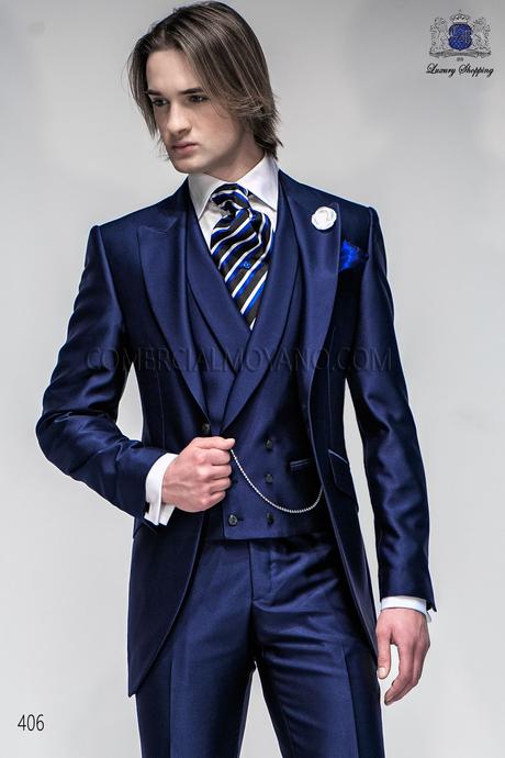 Traje de novio italiano semilevita azul efecto metalizado en tejido New Performance, con un botón y solapa pico, modelo 406 Ottavio Nuccio Gala colección Fashion.