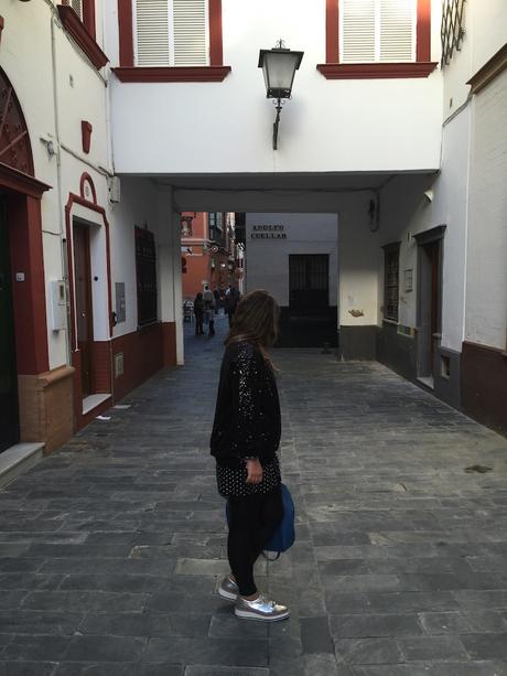 Black and White dots Black and White dots