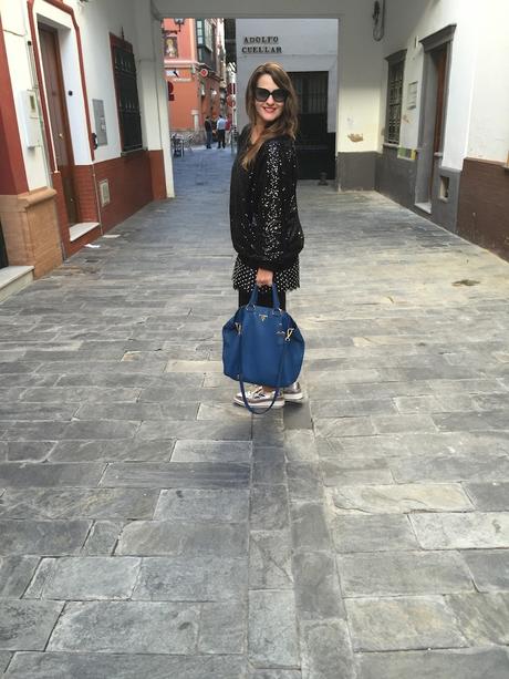 Black and White dots Black and White dots