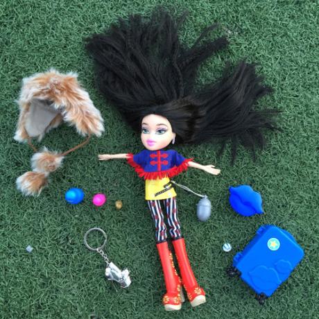 Niñas que juegan con muñecas. Las Bratzs para Navidad Niñas que juegan con muñecas. Las Bratzs para Navidad