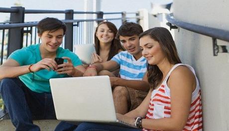 Los jóvenes se creen más lo que leen en Internet según un estudio Los jóvenes se creen más lo que leen en Internet según un estudio