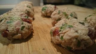 MINI-TARTAS DE ATÚN EN CONSERVA CON CÍTRICOS Y NUECES (Aperitivo Hermanos Marx) MINI-TARTAS DE ATÚN EN CONSERVA CON CÍTRICOS Y NUECES (Aperitivo Hermanos Marx)