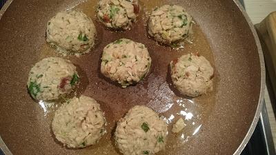 MINI-TARTAS DE ATÚN EN CONSERVA CON CÍTRICOS Y NUECES (Aperitivo Hermanos Marx) MINI-TARTAS DE ATÚN EN CONSERVA CON CÍTRICOS Y NUECES (Aperitivo Hermanos Marx)