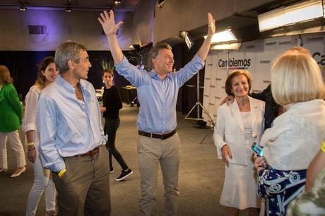 Todavía hay escrutinio y acorta la brecha porcentual Ganó la derecha en Argentina: Mauricio Macri se impone por 5 puntos y será el nuevo presidente