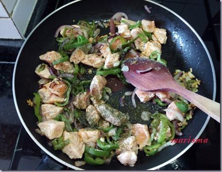 Fetuccini con dados de salmón Fetuccini con dados de salmón