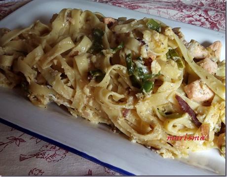 Fetuccini con dados de salmón Fetuccini con dados de salmón