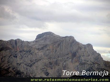 Ruta Bosque de Peloño: Vista de la Torre Bermeja