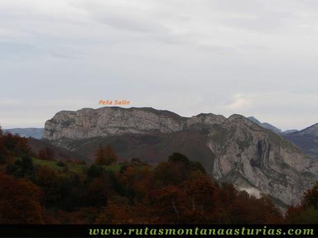 Ruta Bosque de Peloño: Vista de Peña Salón