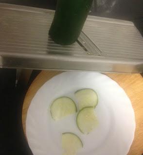 NUGGETS DE POLLO CON ROSAS DE CALABACÍN NUGGETS DE POLLO CON ROSAS DE CALABACÍN