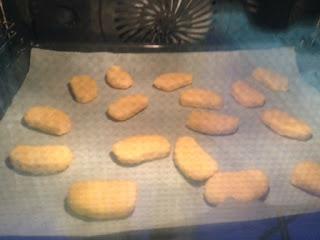 NUGGETS DE POLLO CON ROSAS DE CALABACÍN NUGGETS DE POLLO CON ROSAS DE CALABACÍN