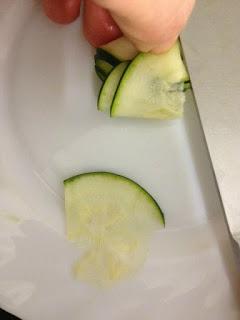 NUGGETS DE POLLO CON ROSAS DE CALABACÍN NUGGETS DE POLLO CON ROSAS DE CALABACÍN