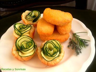NUGGETS DE POLLO CON ROSAS DE CALABACÍN NUGGETS DE POLLO CON ROSAS DE CALABACÍN