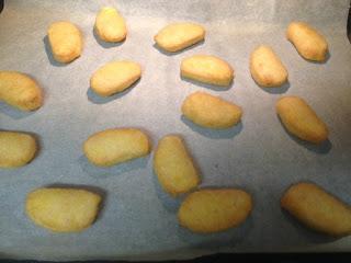 NUGGETS DE POLLO CON ROSAS DE CALABACÍN NUGGETS DE POLLO CON ROSAS DE CALABACÍN