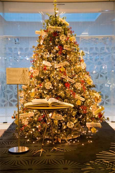 Los deseos de más de 1.700 niños se verán reflejados y cumplidos en un árbol muy especial ubicado en el hall del hotel el árbol de los deseos