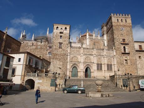 Ruta en moto desde Toledo hasta Guadalupe pasando por el estrecho de la Peña.