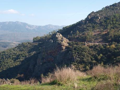 Ruta en moto desde Toledo hasta Guadalupe pasando por el estrecho de la Peña.