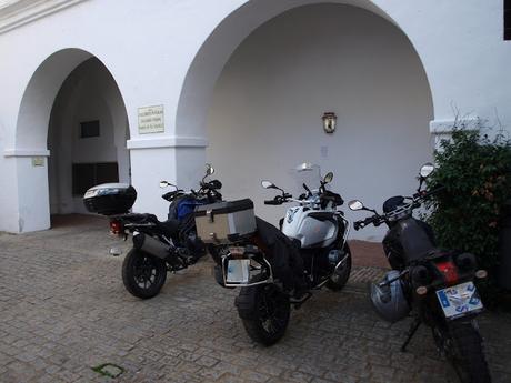 Ruta en moto desde Toledo hasta Guadalupe pasando por el estrecho de la Peña.