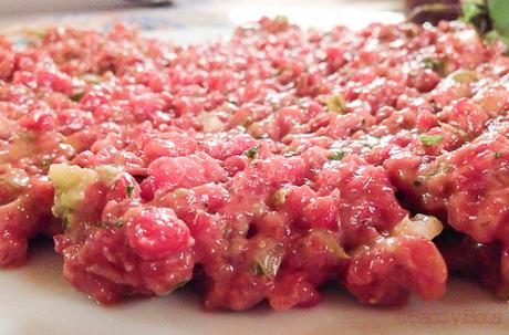 steak tartar en Brasserie Flo baco y boca