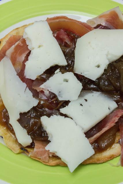 Tosta de cebolla caramelizada casera para asaltablog Tosta de cebolla caramelizada casera para asaltablog