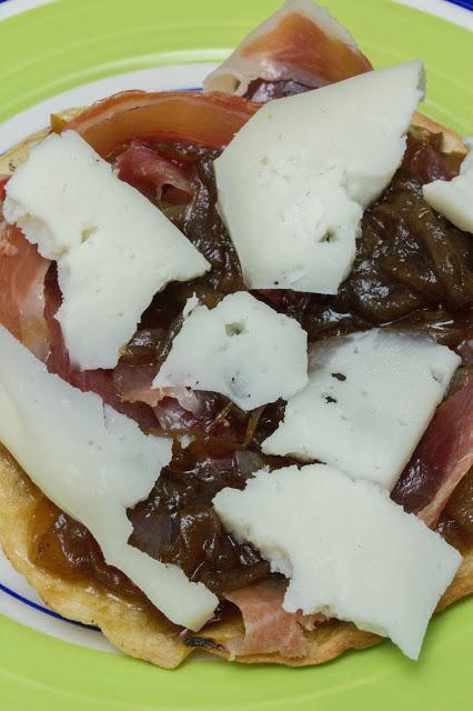 Tosta de cebolla caramelizada casera para asaltablog Tosta de cebolla caramelizada casera para asaltablog