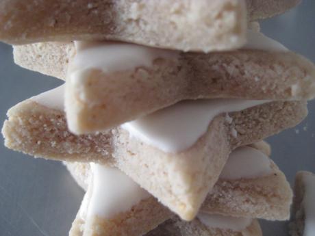 ESTRELLAS DE CANELA (ZIMTSTERNE) ESTRELLAS DE CANELA (ZIMTSTERNE)