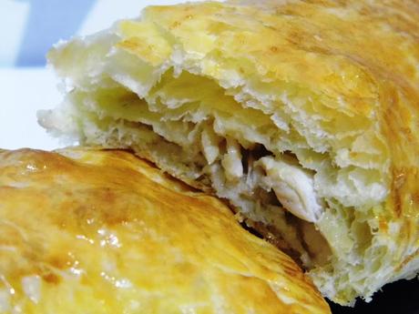 HOJALDRE RELLENO DE POLLO Y QUESO, ASALTABLOG!!! HOJALDRE RELLENO DE POLLO Y QUESO, ASALTABLOG!!!