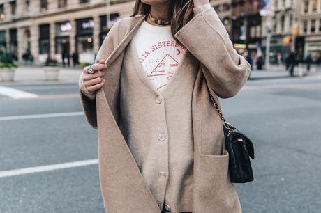 Manhattan-Beige_Cardigan_ASOS-Ripped_Jeans-Billabong_Tee-Superga_Sneakers-Outfit-StreetSTyle-Collage_Vintage-NY-62