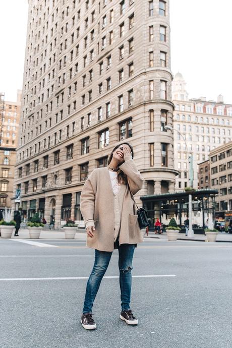 Manhattan-Beige_Cardigan_ASOS-Ripped_Jeans-Billabong_Tee-Superga_Sneakers-Outfit-StreetSTyle-Collage_Vintage-NY-25