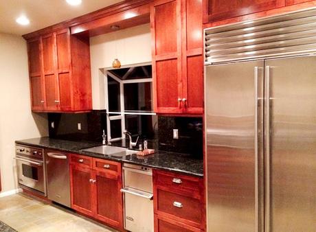 ANTES Y DESPUÉS: CAMBIO DE LOOK DE UNA COCINA A BASE DE PINTURA ANTES Y DESPUÉS: CAMBIO DE LOOK DE UNA COCINA A BASE DE PINTURA