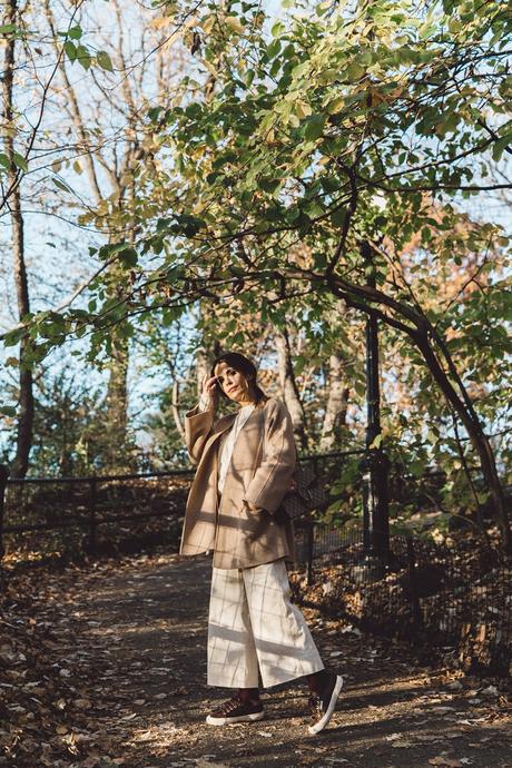 Central Park Central_Park-Beige_Coact-Gucci_Bag-Superga_Sneakers-Culottes-Nude_Outfit-Collage_Vintage-Street_Style-14