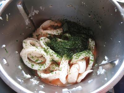 Calamares en salsa de langostinos