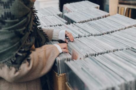 Bleecker St New_York-NYC-Collage_Vintage-Aritzia-Scarf-Masculine_Trousers-Superga_Sneakers-Outfit-Look_of_the_Day-Street_Style-54