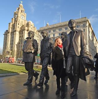 La Estatua de Los BEATLES en Liverpool