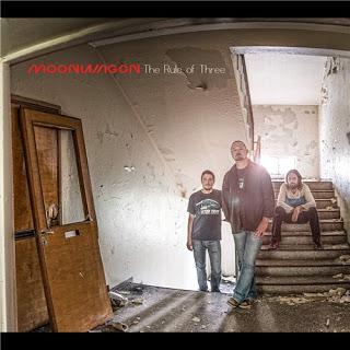 Moonwagon The Rule Of Three (2015) firman un gran álbum como trío Moonwagon The Rule Of Three (2015) firman un gran álbum como trío