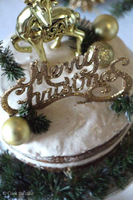 Naked cake de pan de jengibre con frosting de queso crema y canela Naked cake de pan de jengibre con frosting de queso crema y canela