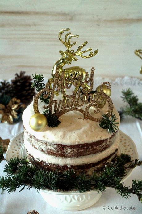 Naked cake de pan de jengibre con frosting de queso crema y canela Naked cake de pan de jengibre con frosting de queso crema y canela