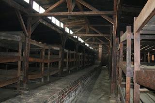 LA BIBLIOTECARIA DE AUSCHWITZ LA BIBLIOTECARIA DE AUSCHWITZ