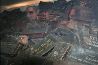 LA BIBLIOTECARIA DE AUSCHWITZ LA BIBLIOTECARIA DE AUSCHWITZ