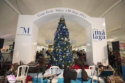 Bloguera del Año 2015. Me dieron el premio durante la apertura en el puente de la Inmaculada para Sabor A Malaga donde me dieron el Premio a La Mayor Comunicación y Difusión en redes con Sabor a Malaga y Gastronomia de la tierra. Y dieron los diploma... Bloguera del Año 2015. Me dieron el premio durante la apertura en el puente de la Inmaculada para Sabor A Malaga donde me dieron el Premio a La Mayor Comunicación y Difusión en redes con Sabor a Malaga y Gastronomia de la tierra. Y dieron los diploma...