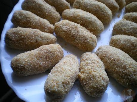 Croquetas de Gorgonzola con cabello de ángel, preparadas para freir